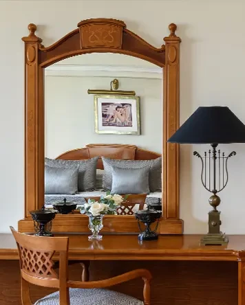 Queen Verenikis Suite
